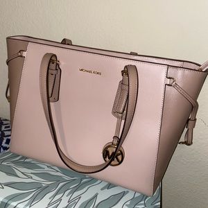 Michael Kors Voyager Two-Tone Leather Tote 
(Blush/Cream)